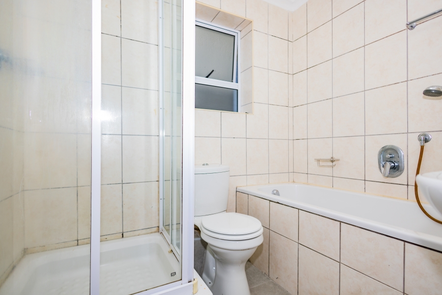 To Let 2 Bedroom Property for Rent in Okennedyville Western Cape